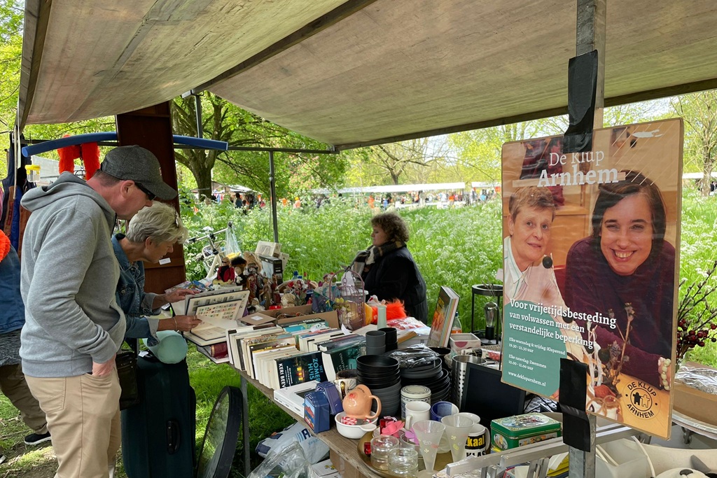 De Klup aanwezig bij vrijmarkt Koningsdag